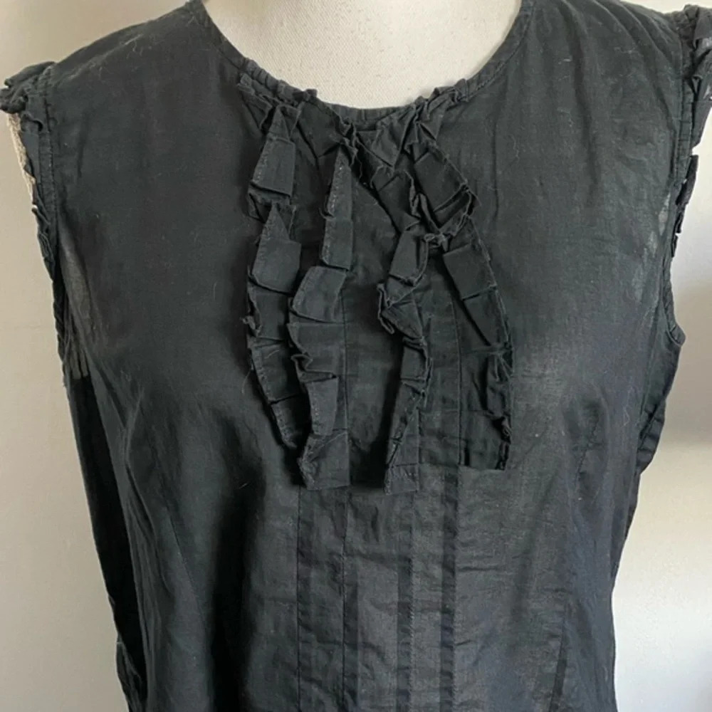 Banana Republic • Ruffle Front Black Cotton Tank Top - Picture 2 of 6